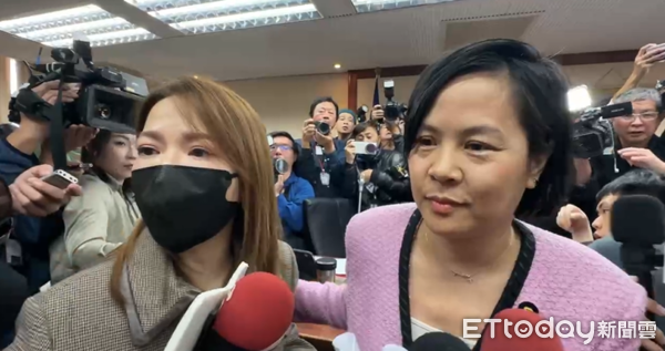 ▲▼民眾黨立委李貞秀、黨團主任陳智菡、李貞秀幕僚找民進黨立委李柏毅抗議。（圖／記者詹詠淇攝）