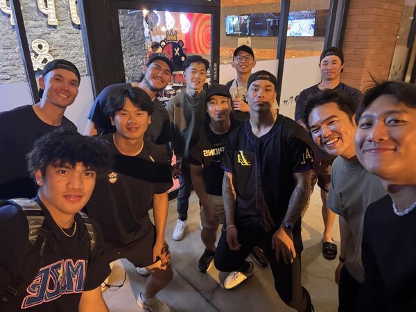 ▲▼龍恩、費仔都來了！旅美幫大集合引熱議。（圖／截自沙子宸Threads）