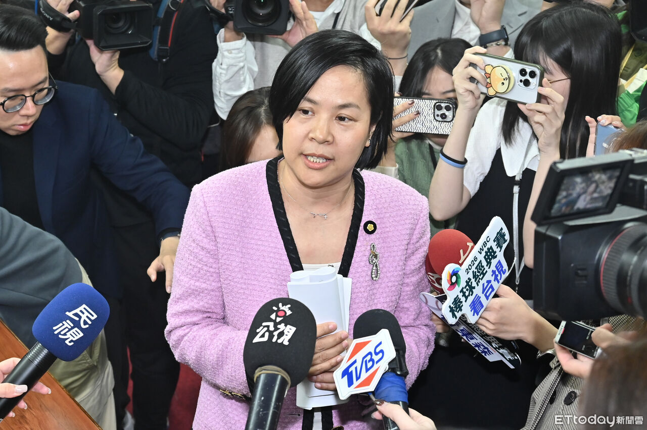 率幕僚找李柏毅對峙3分半 李貞秀再嗆劉世芳:侮辱民主還倉皇離席