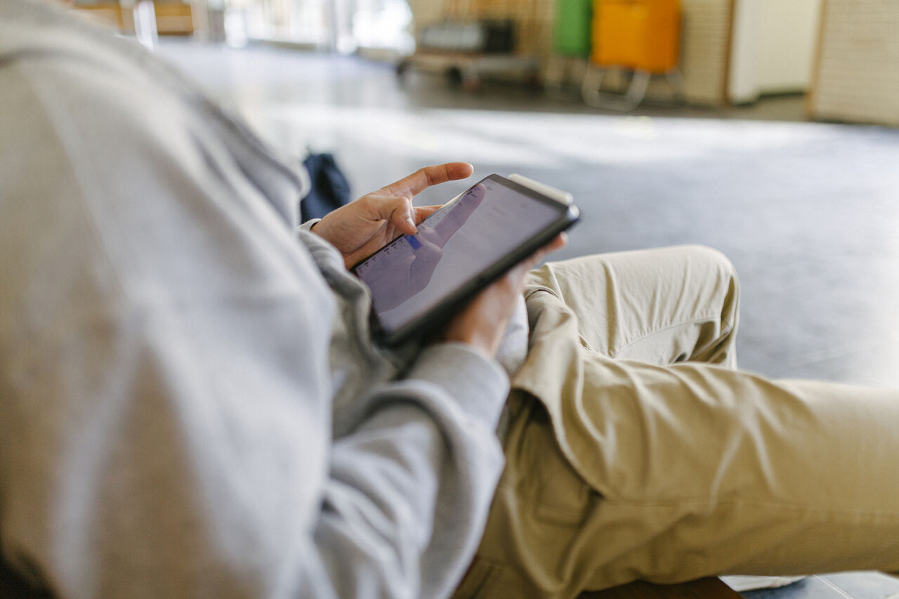 只因偷平板被罵! 美14歲少年「行刑式開槍」殺害母親