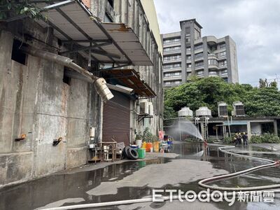 基隆廢廠驚傳「氣體洩漏」狂飄惡臭　消防緊急灑水