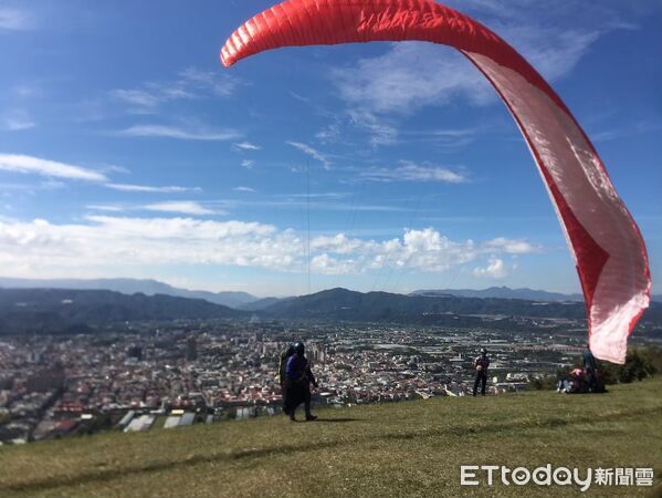 ▲台灣40年來首次FAI國際青少年航空藝術繪畫比賽徵件。（圖／鎮寶大飯店提供，下同）