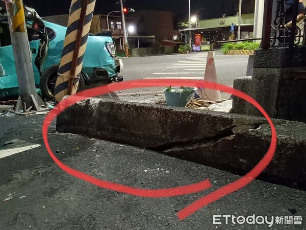 ▲▼高雄車禍。（圖／民眾提供）