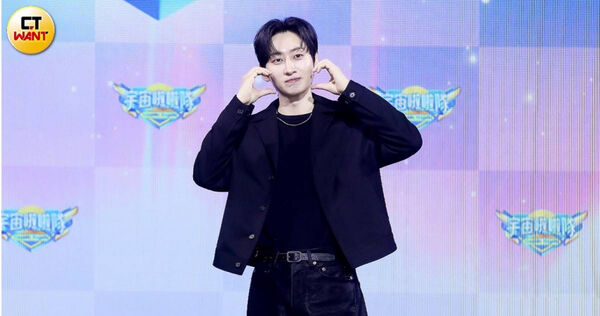 台韓合作拚收視1／SJ銀赫來台收工行程曝光　嗑燒肉後逛小7掃兩大袋戰利品