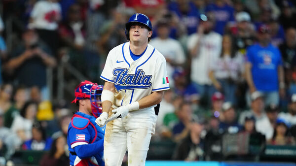 ▲安東納奇（Sam Antonacci）以假動作干擾跑者判斷，助義大利完成關鍵雙殺 。（圖／達志影像／美聯社）