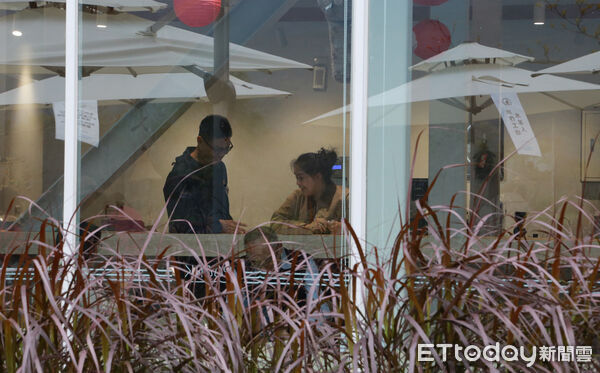 ▲▼門諾醫院與花蓮縣消防局攜手舉辦單身聯誼活動，邀請32名未婚醫護與消防同仁參與。（圖／門諾醫院提供，下同）