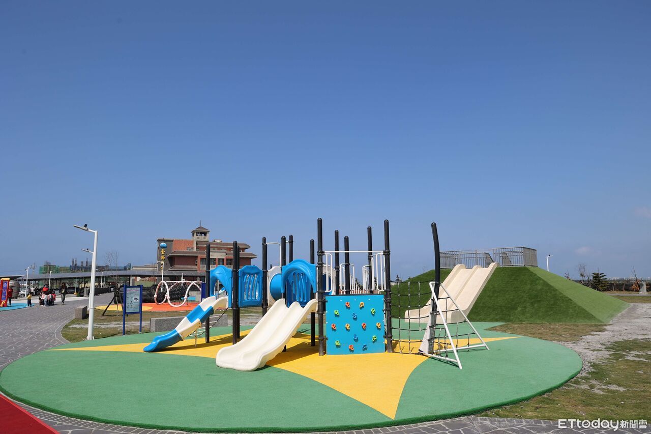 台西公所東側廣場啟用 打造全齡共融休憩空間