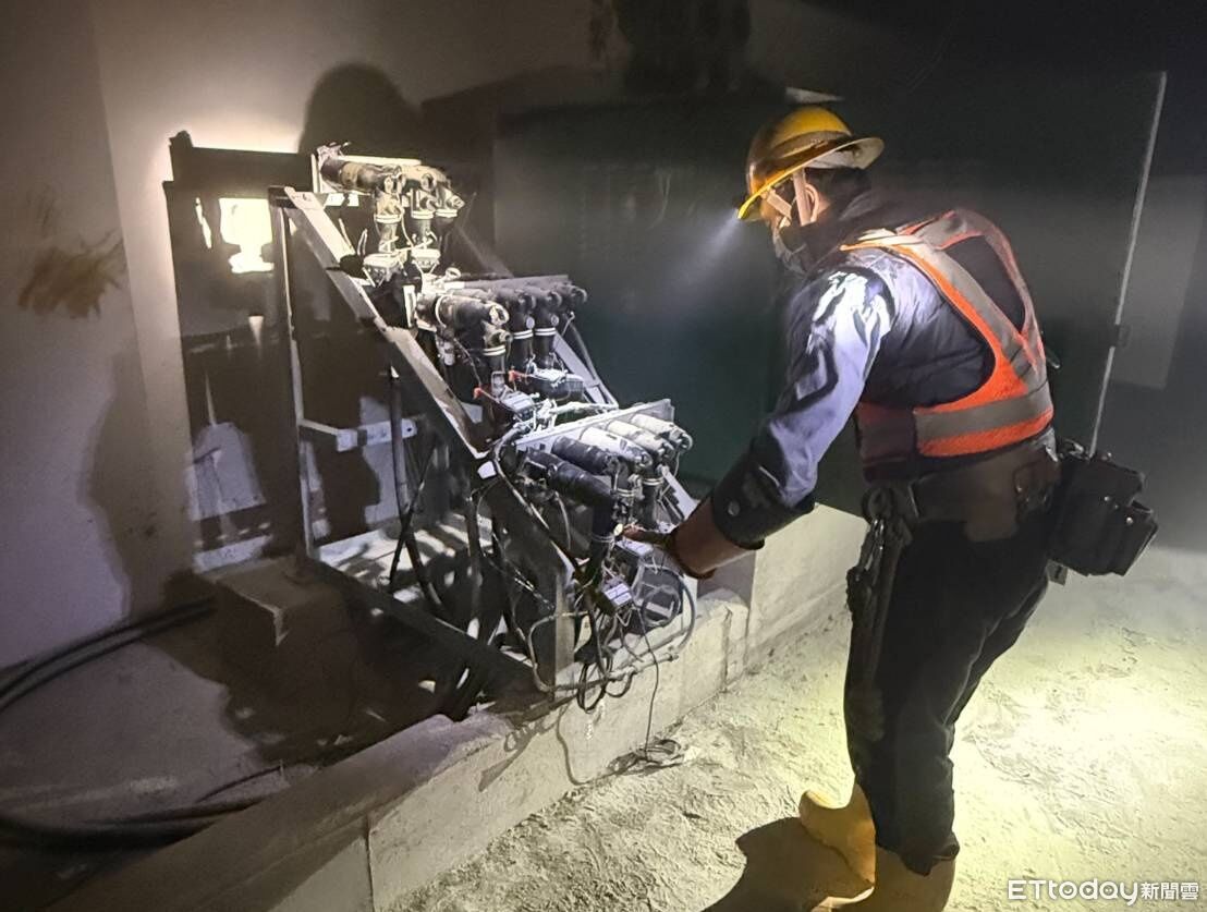 快訊/台中北屯晚間大規模停電 影響447戶、好市多也突陷入黑暗