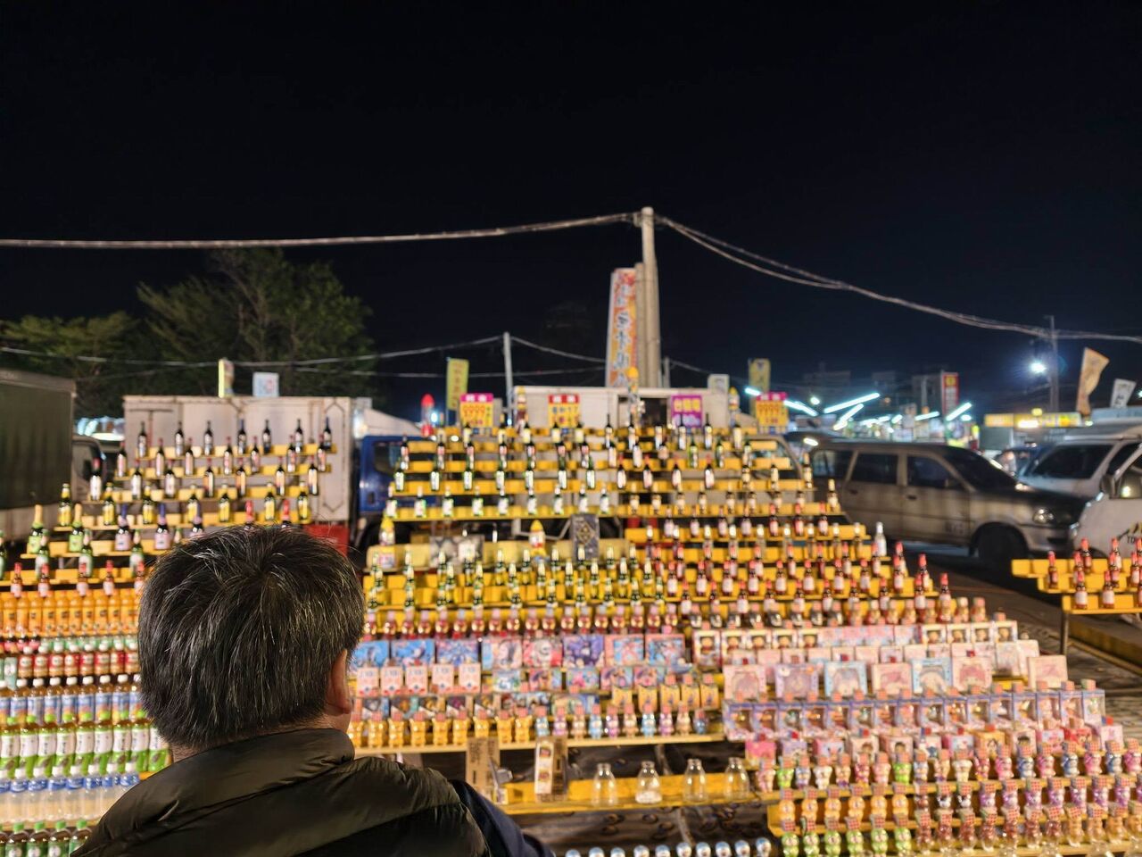 套圈圈天花板!彰化精誠夜市老闆拚了 黃金、台積電全上架