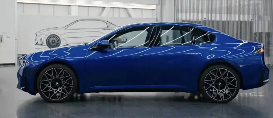 ▲全新BMW i3發表前夕流出！成為入門電動新主力。（圖／翻攝自BMW）