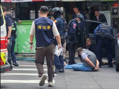 偵防車直接撞上去！員林街頭大批執法人員抓毒販　目擊者喊刺激