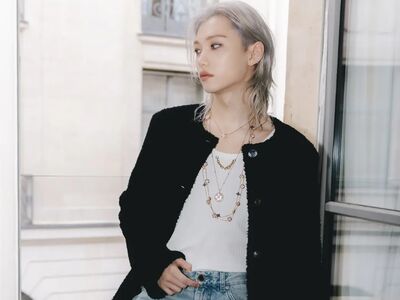 Felix受寵搶先戴LV新項鍊　海軍藍蘇打石首入設計