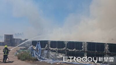 屏東林邊整片太陽能板狂燒！現場畫面曝　環保局：最重可罰500萬