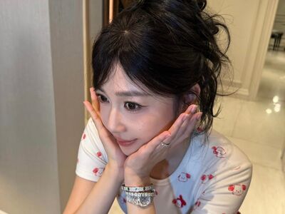 潘瑋柏嬌妻愛馬仕是標配　疊搭卡地亞鑽石手環與百萬AP錶閃爆