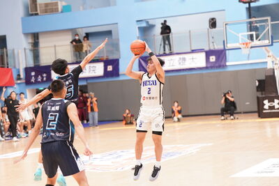 跨季66連勝驚險延續！政大8強首戰險勝臺藝　宋昕澔總得分破千寫隊史新頁