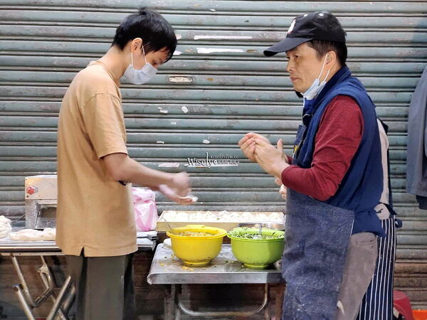 ▲▼景美夜市.無名水煎包。（圖／WISELY`s 拍拍照寫寫字授權提供）