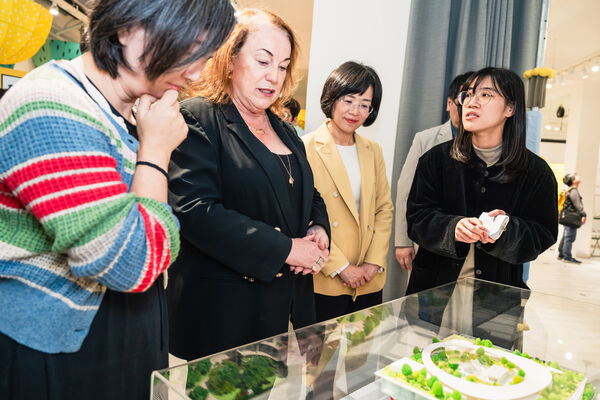 ▲▼民進黨立委、新北市長參選人蘇巧慧邀國際遊戲協會主席參訪國家兒童未來館。（圖／蘇巧慧辦公室提供）