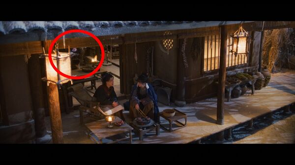 ▲▼《逐玉》狂被抓包穿幫鏡頭！阿伯假吃饅頭、大婚戲出現口罩。（圖／翻攝自微博、小紅書）