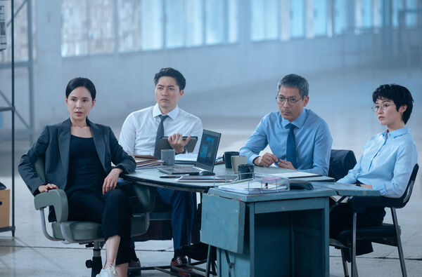 ▲《夜班經理》主演陣容包括彭于晏、劉青雲、梁洛施、李若彤、陶大宇、李銘忠、歐鎮灝等人。（圖／THE INK FACTORY提供）