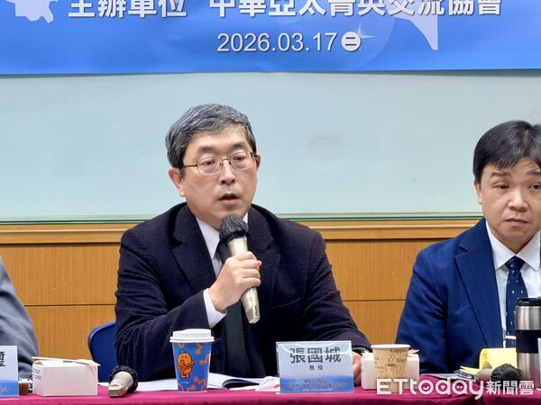 ▲▼台北醫學大學教授兼通識中心副主任張國城。（圖／記者蔡紹堅攝）