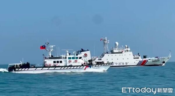 ▲▼中國海警連續兩天侵擾金門海域，海巡一對一併航監控強勢驅離。（圖／海洋委員會海巡署金馬澎分署提供）
