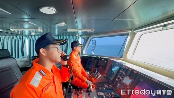 ▲17日下午4艘中國海警船闖我金門禁限制水域，台灣海巡人員廣播驅離 。（圖／記者張君豪翻攝）