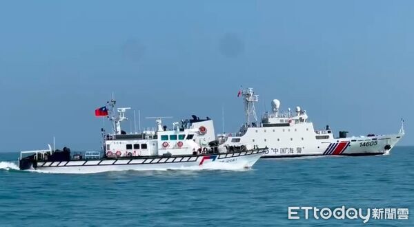▲17日下午4艘中國海警船闖我金門禁限制水域，台灣海巡人員廣播驅離 。（圖／記者張君豪翻攝）