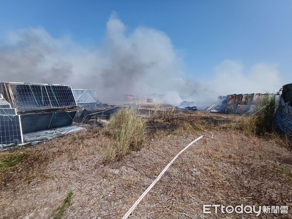 ▲林邊鄉太陽能板暫置場火警。（圖／記者陳崑福翻攝）