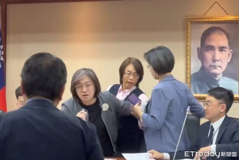 少葛如鈞就不表決!翁曉玲被綠圍剿 反嗆:阻擋我離開構成強制罪