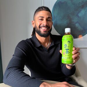 塔提斯喊Call Me成真！和日本茶飲合作了　IG秀日文「好喝」