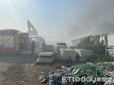 林邊太陽能板暫置場狂燒　能源署：未發現重大汙染擴散