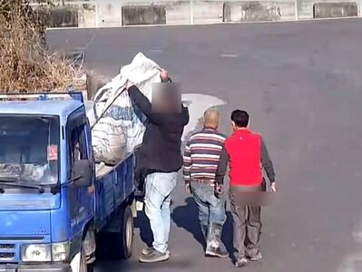 濫倒蟑螂大陣仗！溪湖鎮長怒揭囂張車隊　監視器「超清」現形