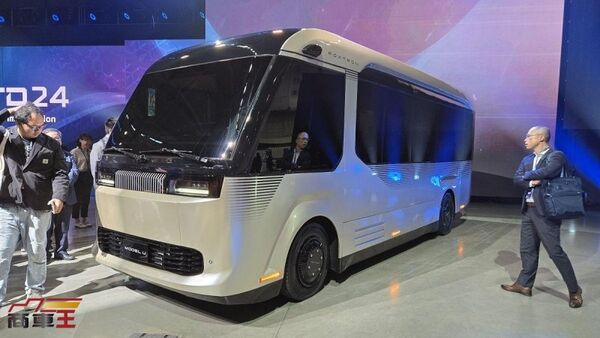 Mitsubishi Fuso 與鴻海簽署 MOU　展開零排放巴士合作計畫