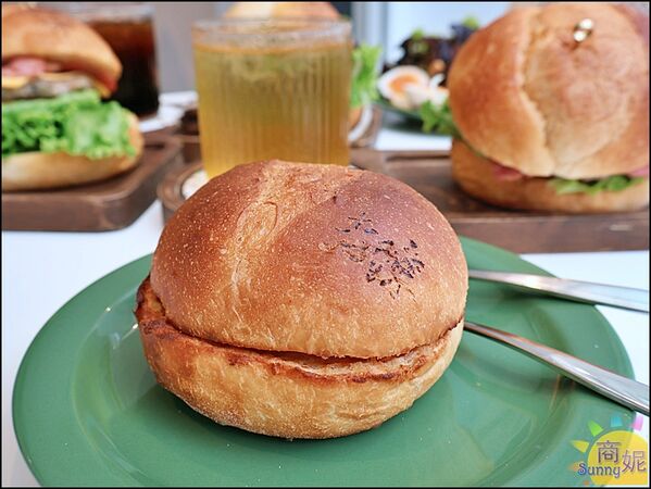 ▲▼L&rsquo;espace老陳小圓法漢堡專賣店。（圖／部落客商妮吃喝遊樂授權提供）