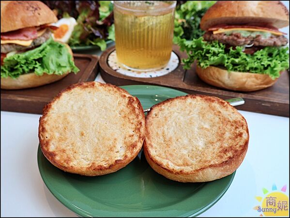 ▲▼L&rsquo;espace老陳小圓法漢堡專賣店。（圖／部落客商妮吃喝遊樂授權提供）