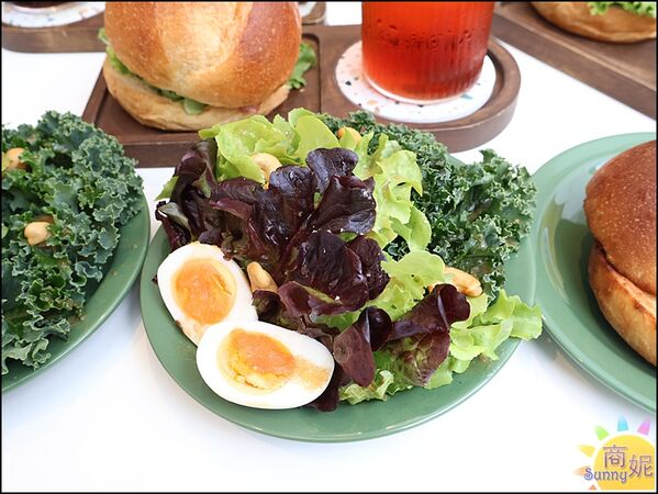 ▲▼L&rsquo;espace老陳小圓法漢堡專賣店。（圖／部落客商妮吃喝遊樂授權提供）