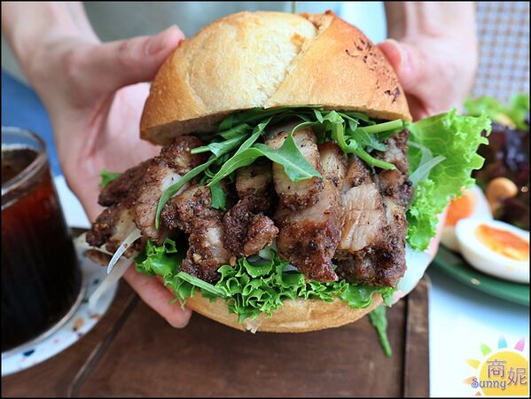 ▲▼L&rsquo;espace老陳小圓法漢堡專賣店。（圖／部落客商妮吃喝遊樂授權提供）