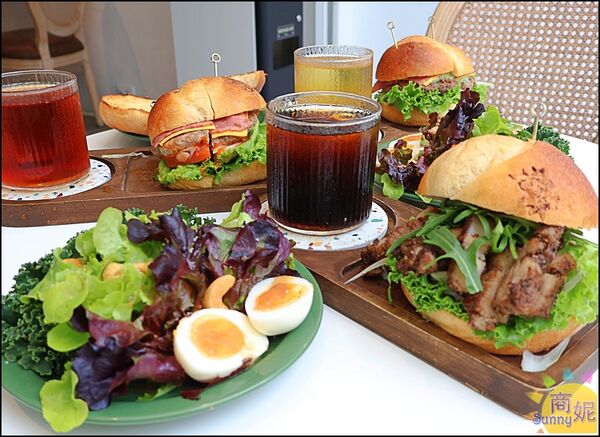 ▲▼L&rsquo;espace老陳小圓法漢堡專賣店。（圖／部落客商妮吃喝遊樂授權提供）