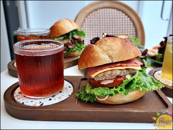 ▲▼L&rsquo;espace老陳小圓法漢堡專賣店。（圖／部落客商妮吃喝遊樂授權提供）