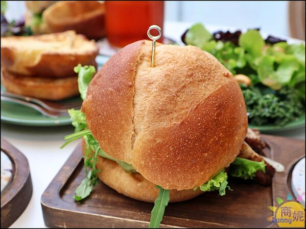 ▲▼L&rsquo;espace老陳小圓法漢堡專賣店。（圖／部落客商妮吃喝遊樂授權提供）