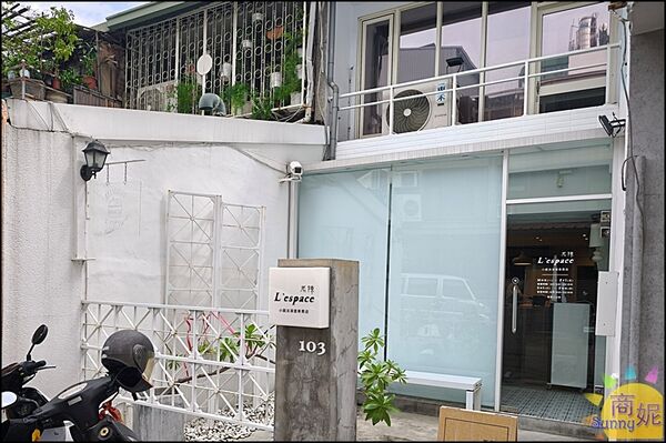 ▲▼L&rsquo;espace老陳小圓法漢堡專賣店。（圖／部落客商妮吃喝遊樂授權提供）