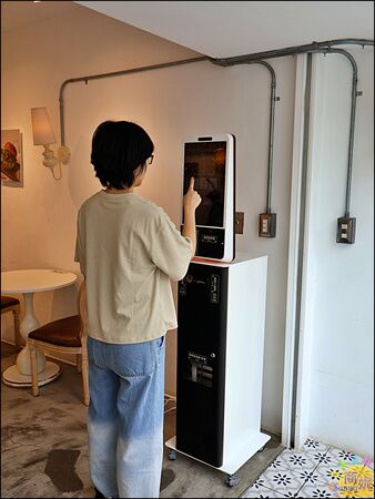 ▲▼L&rsquo;espace老陳小圓法漢堡專賣店。（圖／部落客商妮吃喝遊樂授權提供）