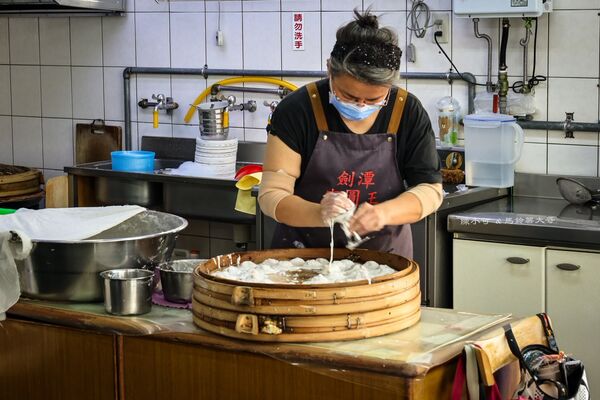 ▲▼劍潭肉圓王。（圖／部落客陳小可的吃喝玩樂授權提供）