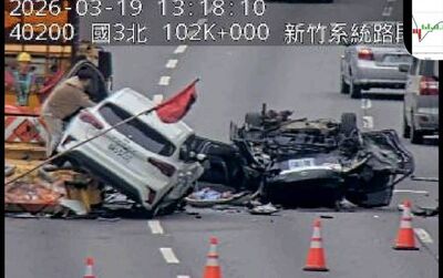 快訊／國道3號南向新竹系統嚴重事故！轎車180度翻覆　傷亡不明