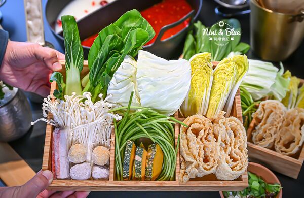 ▲▼冒香香旗艦店PLUS冒菜火鍋。（圖／部落客NINI AND BLUE 玩樂食記授權提供）