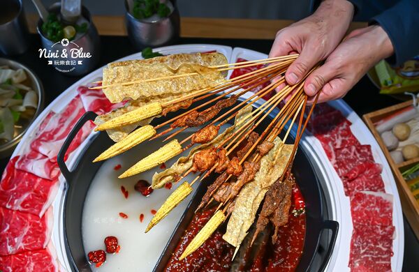 ▲▼冒香香旗艦店PLUS冒菜火鍋。（圖／部落客NINI AND BLUE 玩樂食記授權提供）