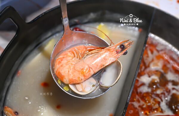 ▲▼冒香香旗艦店PLUS冒菜火鍋。（圖／部落客NINI AND BLUE 玩樂食記授權提供）