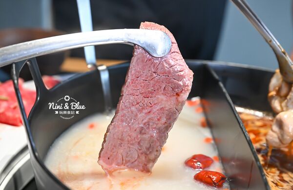 ▲▼冒香香旗艦店PLUS冒菜火鍋。（圖／部落客NINI AND BLUE 玩樂食記授權提供）