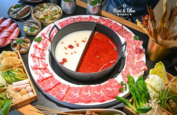 ▲▼冒香香旗艦店PLUS冒菜火鍋。（圖／部落客NINI AND BLUE 玩樂食記授權提供）