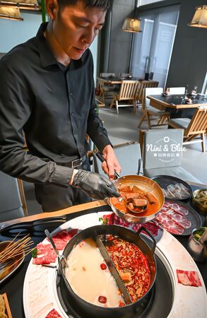 ▲▼冒香香旗艦店PLUS冒菜火鍋。（圖／部落客NINI AND BLUE 玩樂食記授權提供）